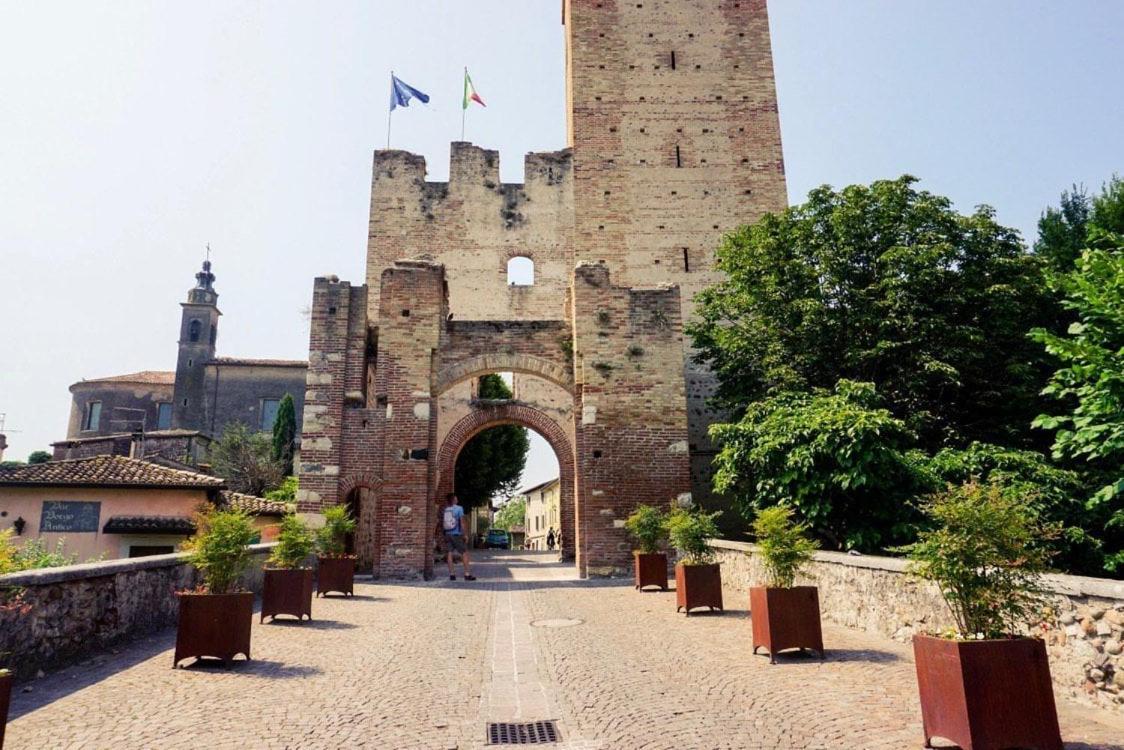 Отель Residenza Al Castello Castellaro  Экстерьер фото
