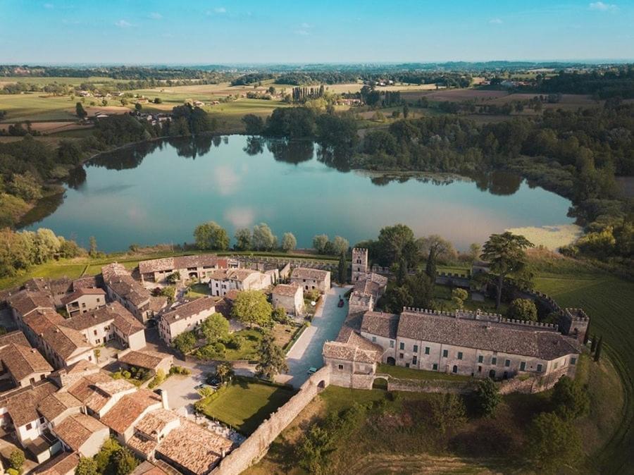 Отель Residenza Al Castello Castellaro  Экстерьер фото